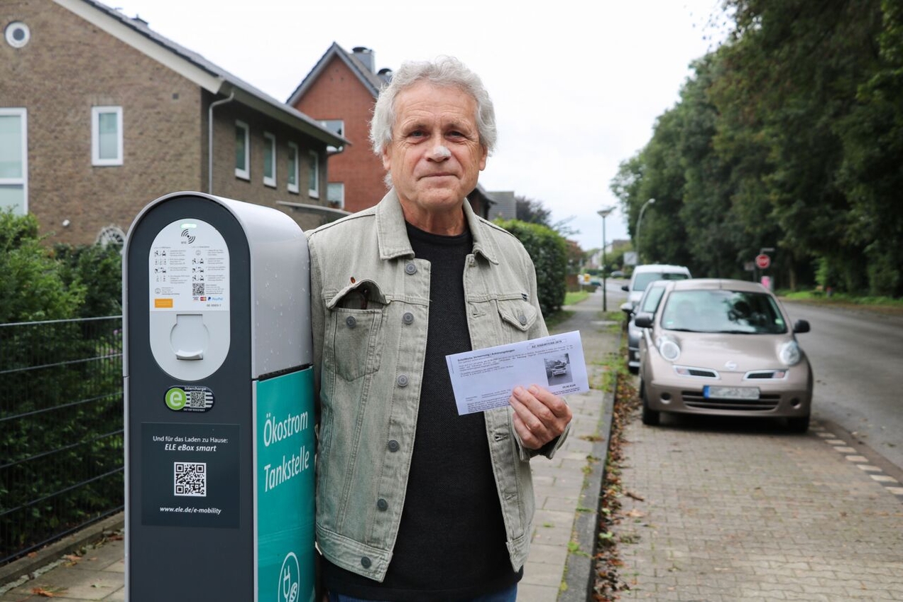 Michael Götte ärgert sich nicht über seinen Strafzettel, sondern über die fehlende Beschilderung an Ladesäulen und die Ignoranz anderer Verkehrsteilnehmer.