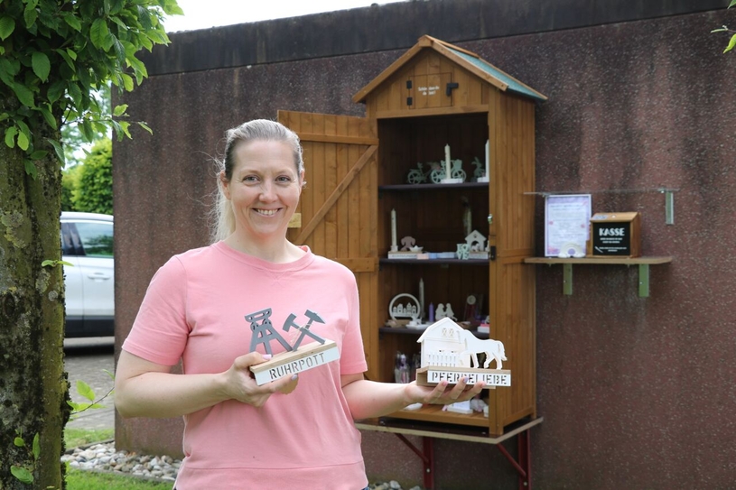 Sarah Reimann bietet in ihrem Mini-Lädchen am Grotenweg 43/1 zahlreiche hübsche Kleinigkeiten zum Verkauf an.