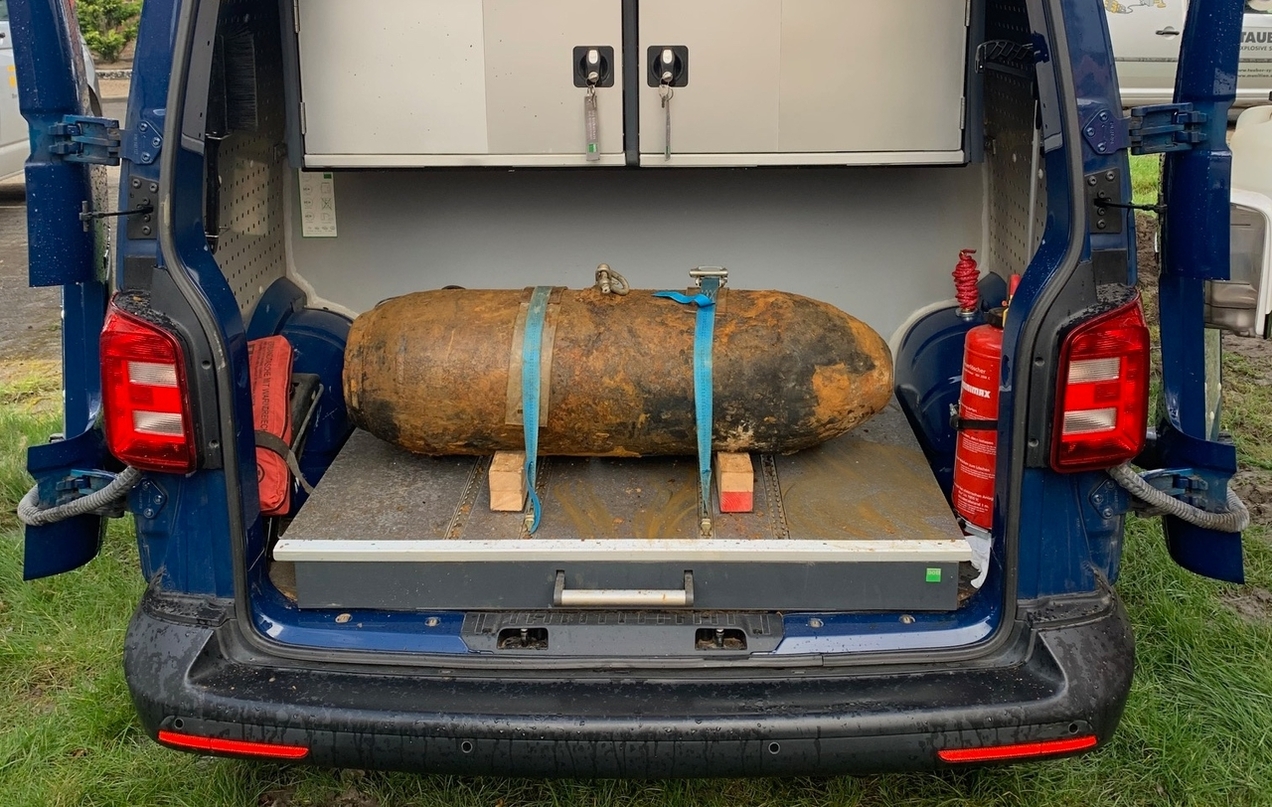 Die letzte Verdachtsstelle in Kirchhellen entpuppte sich tatsächlich als 250-Kilo-Bombe mit Aufschlagzünder und konnte ohne Zwischenfälle vom Kampfmittelbeseitigungsdienst entschärft werden.