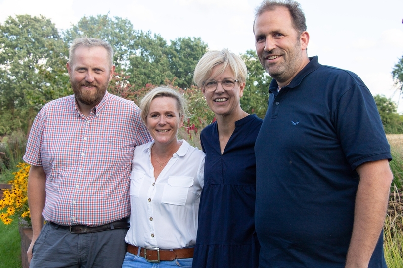 Das Schützenkönigspaar Bernd "Otti" Benien und Anne Bornemann sowie das Brezelkönigspaar Marion Enbergs und Michael Möllmann blicken auf ihre Regentschaft zurück.
