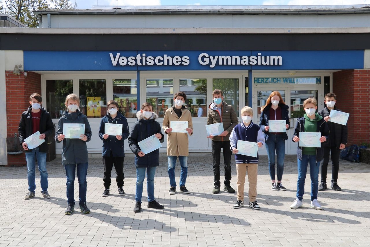 Zehn Schüler erhalten ein DELF-Zertifikat