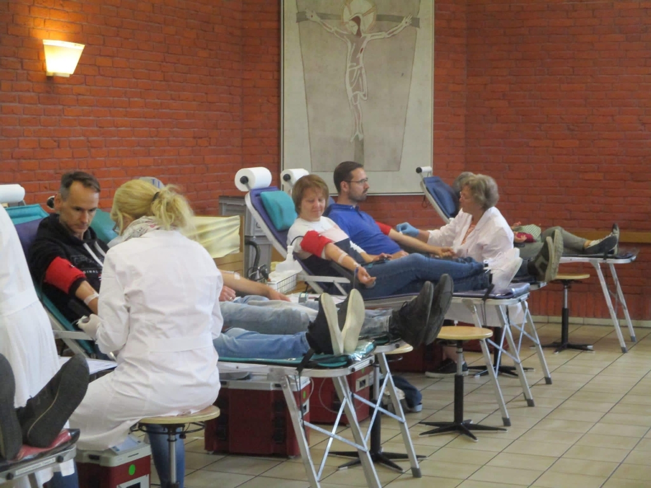 Im Pfarrheim in Grafenwald erscheinen durchschnittlich 100 Personen pro Spendetermin, in Kirchhellen sind es rund 150.