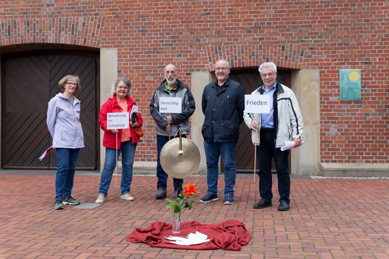 Jeden vierten Donnerstag im Monat organisiert das Team der Gemeinde St. Johannes einen Gebetskreis für den Frieden.