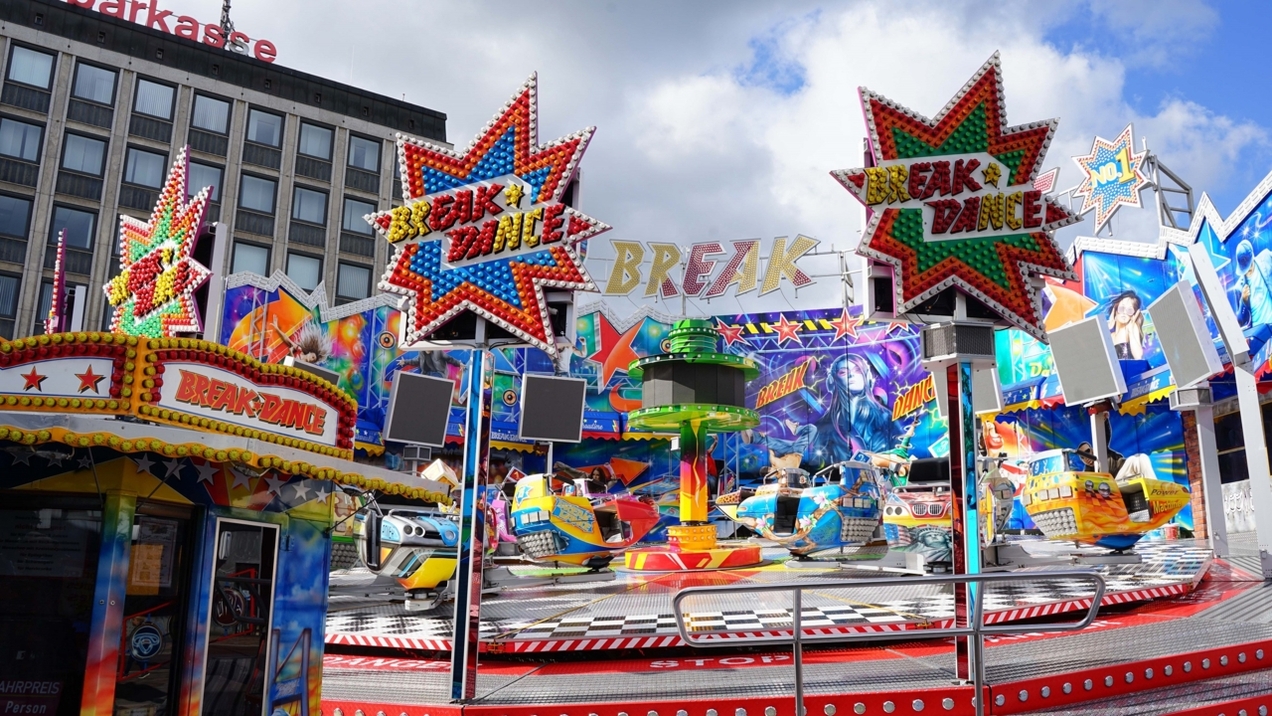 Um Besucher der Kirmes vor Überfahrtaten zu schützen, hat die Stadt Bottrop 374.000 Euro in Trucksperren investiert.