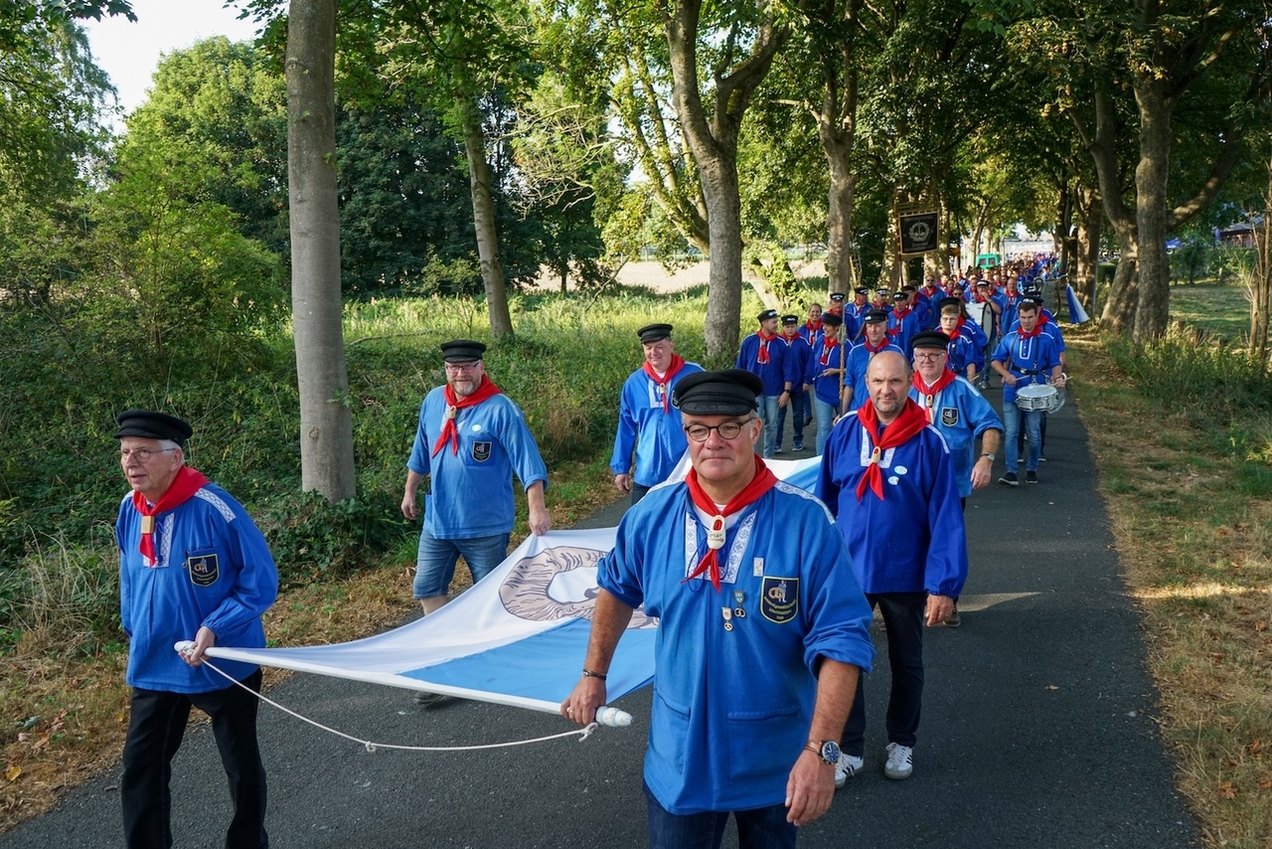 Der Brezelausmarsch läutet die letzten zwölf Monate vor dem großen Brezelfest ein.