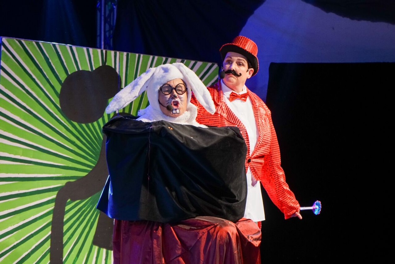 BILDERSTRECKE - Jecke Eindrücke vom Frauenkarneval