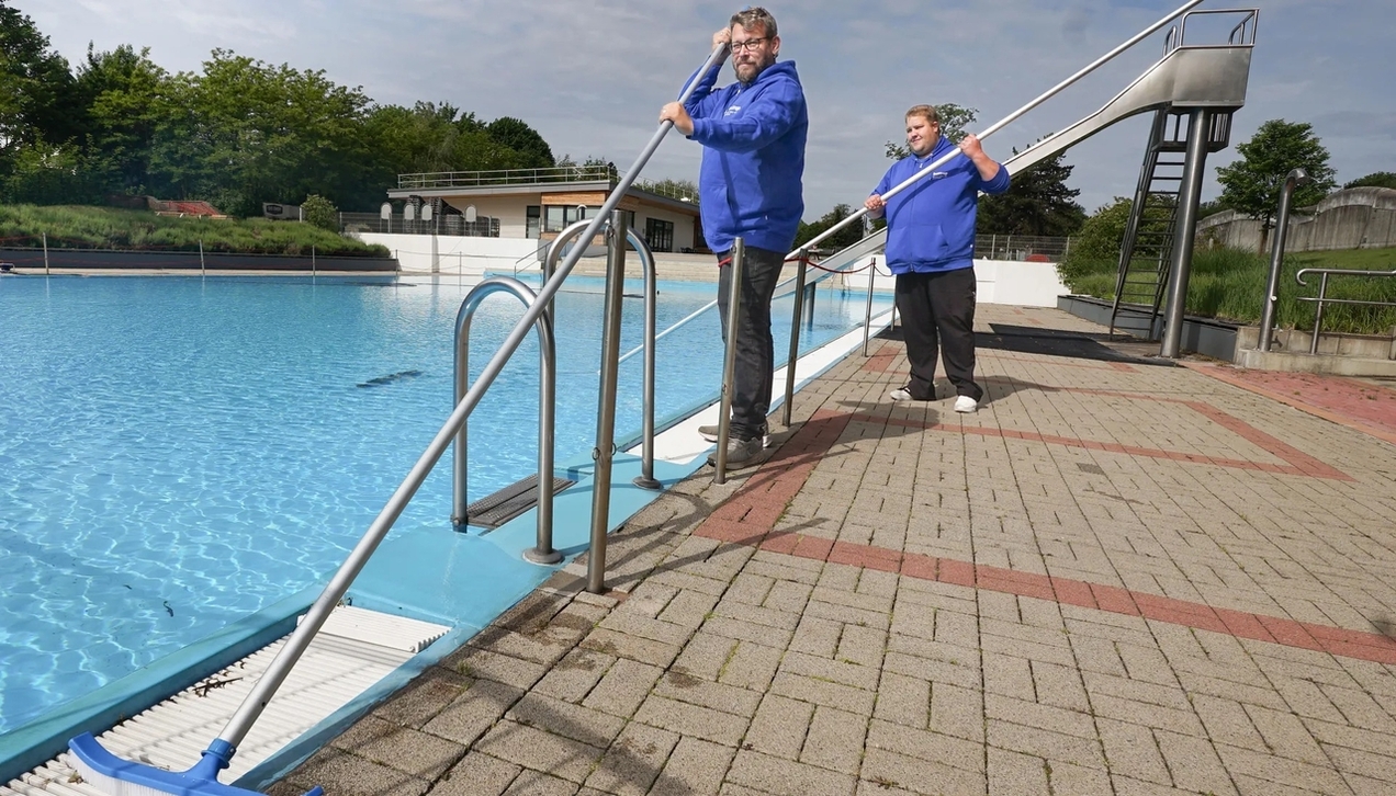 Passend zum Pfingstwochenende werden sommerliche Temperaturen erwartet, wenn das Freibad in die Saison startet.
