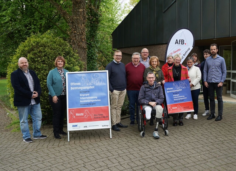 Zahlreiche Vertreter des Sozialamtes, Jobcenters sowie des VdK Ortsverbandes Kirchhellen stellten das Beratungsangebot vor.