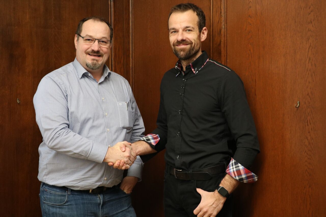 Marcel Röken (l.), Referent des ELE-Kundenservice, und Sascha Borowiak, Sozialamtsleiter bei der Stadt Bottrop, erläuterten Möglichkeiten zum Umgang mit hohen Energierechnungen.