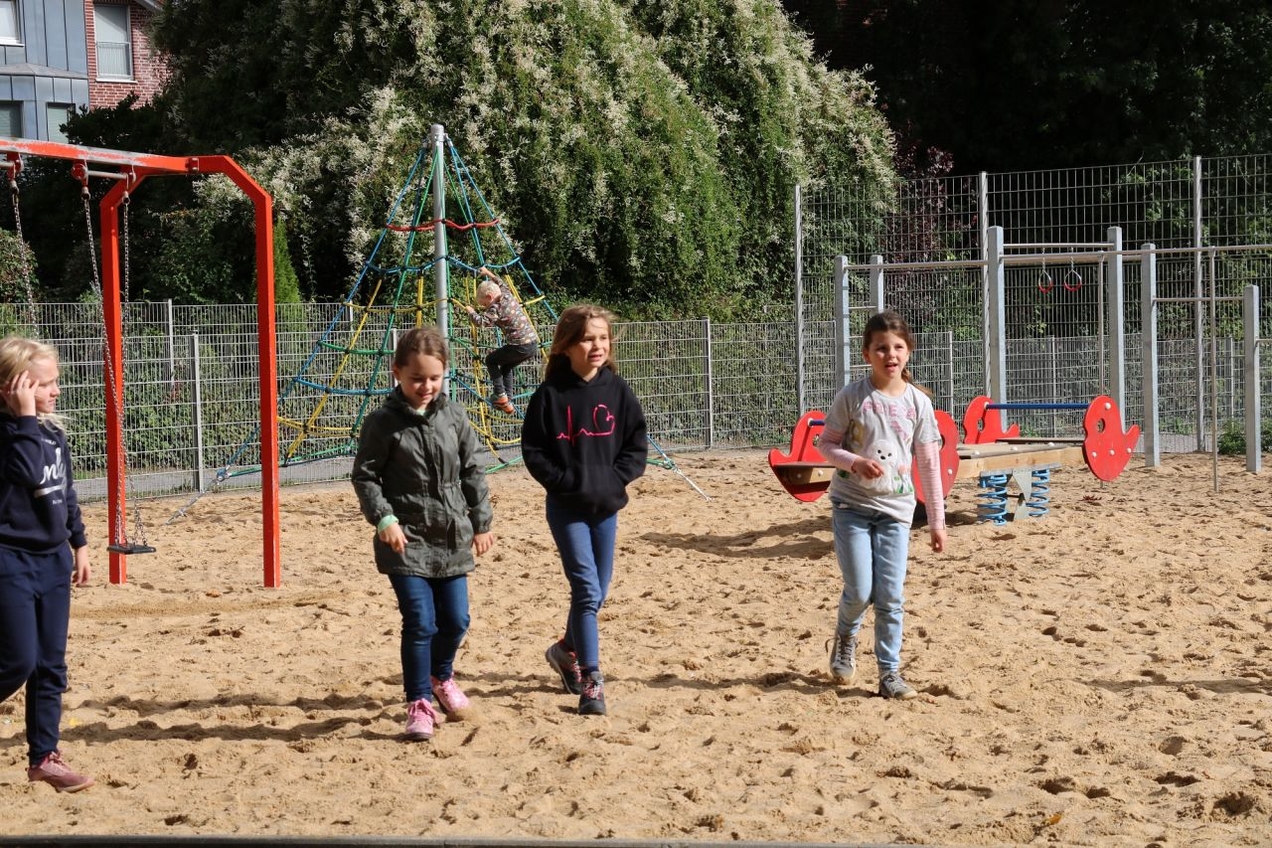 Johannesschule Kirchhellen: Mit vereinten Kräften für einen schöneren Schulhof
