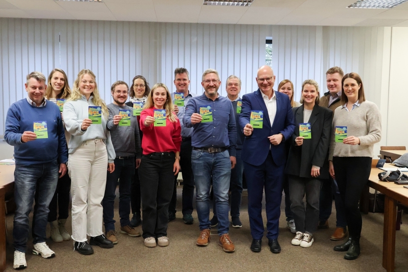 Verschiedene Akteure wie die Vorsitzenden der Kirchhellener Werbegemeinschaft, hiesige Unternehmensinhaber sowie die Lokalpolitik wurden kürzlich durch die Stadtverwaltung über die Pläne zu Prima.Klima. aufgeklärt.