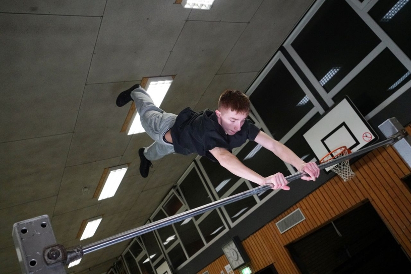 Schon mit 15 Jahren gilt Paul als Nachwuchstalent im Parkour-Sport. Das liegt auch daran, dass er nicht aufgibt und hart trainiert.