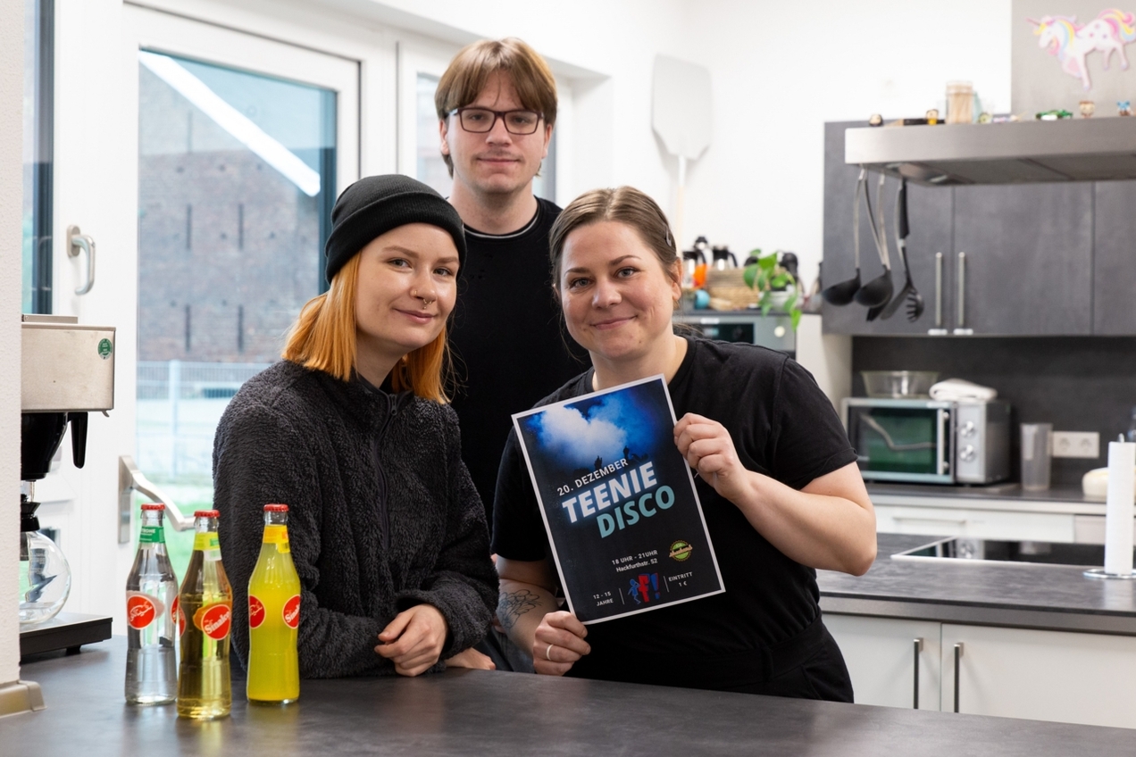 Das Team freut sich auf einen schönen Jahresabschluss mit den Jugendlichen bei der diesjährigen „Teenie Disco“.