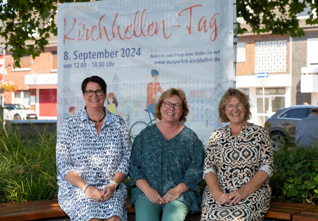 Claudia Siebecker, Maria Beusing und Gundis Jansen-Garz präsentieren das Programm für den Kirchhellen-Tag.
