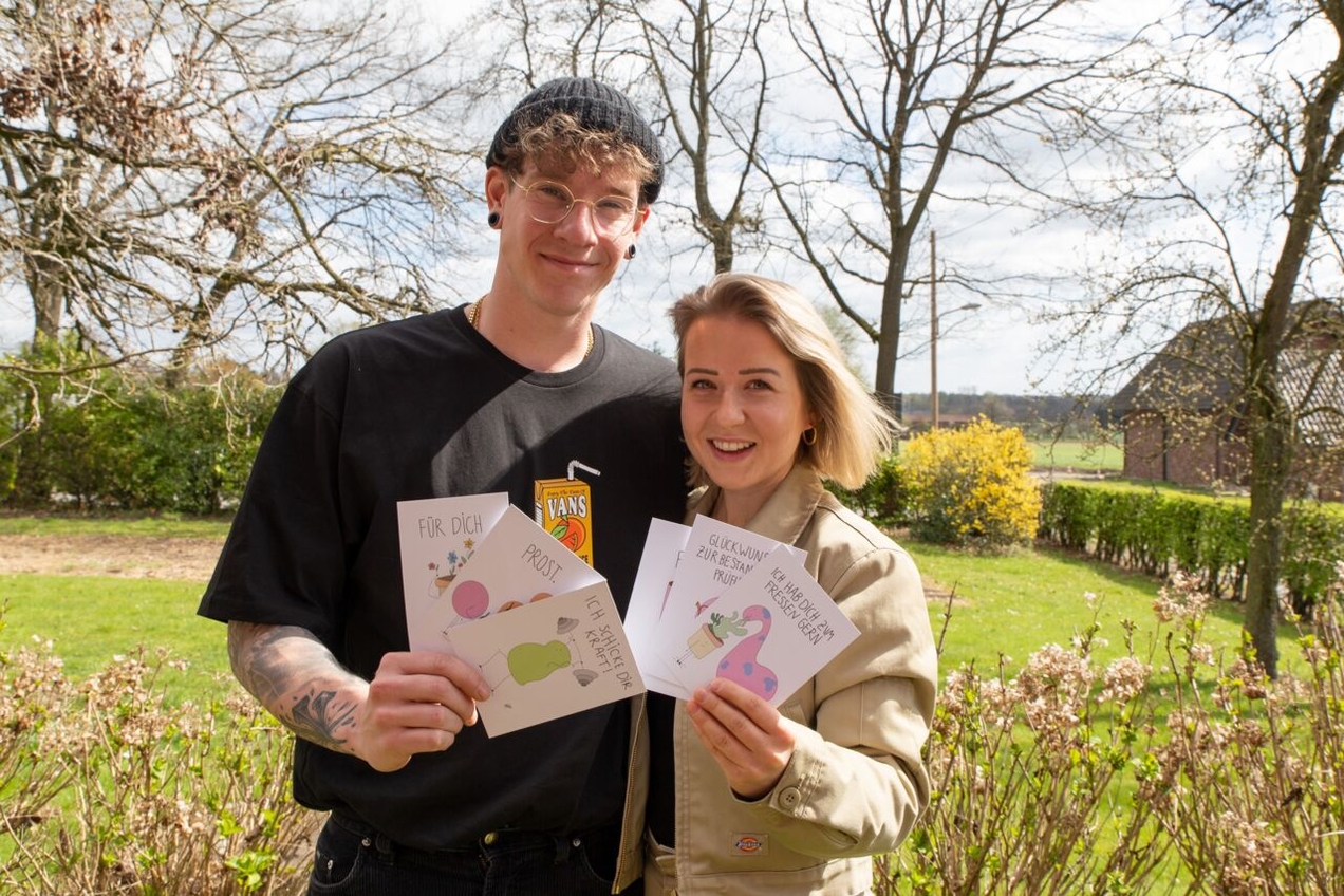 Die zwei Gesichter hinter den Moral Monstern: Philipp Hoischen, Sozialarbeiter an der Sekundarschule Kirchhellen und Maren Lena Kleczewski, Design-Studentin in Düsseldorf.