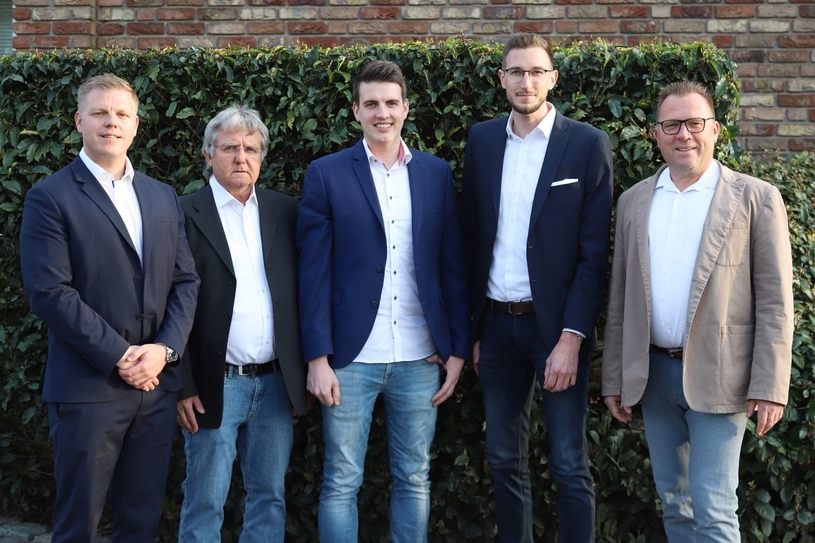 Das Foto zeigt (v.l.) Bastian Averesch, Ulrich Sabellek, Felix Miermann, Sven Peter und Georg Garz.