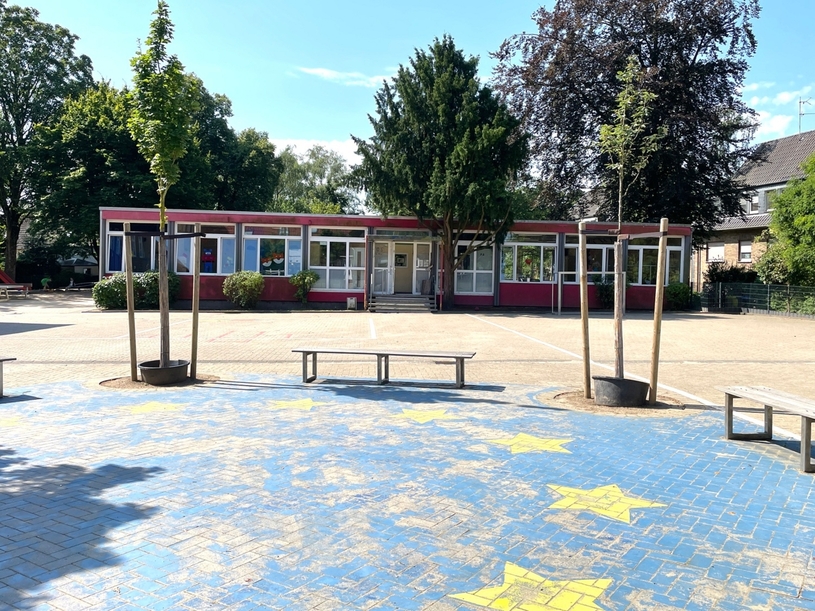 Da muss man gleich zweimal hinschauen: Der schiefe Pavillon soll einem Neubau weichen.