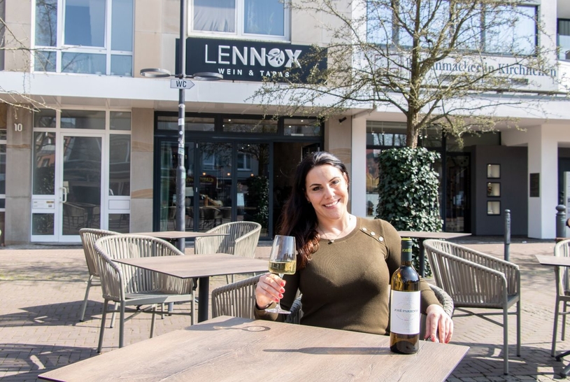 Ina Colada öffnet am Freitag ihre Wein- und Tapasbar. Der Außenbereich soll ein Gewinn für alle Kirchhellener Bürgerinnen und Bürger sein.