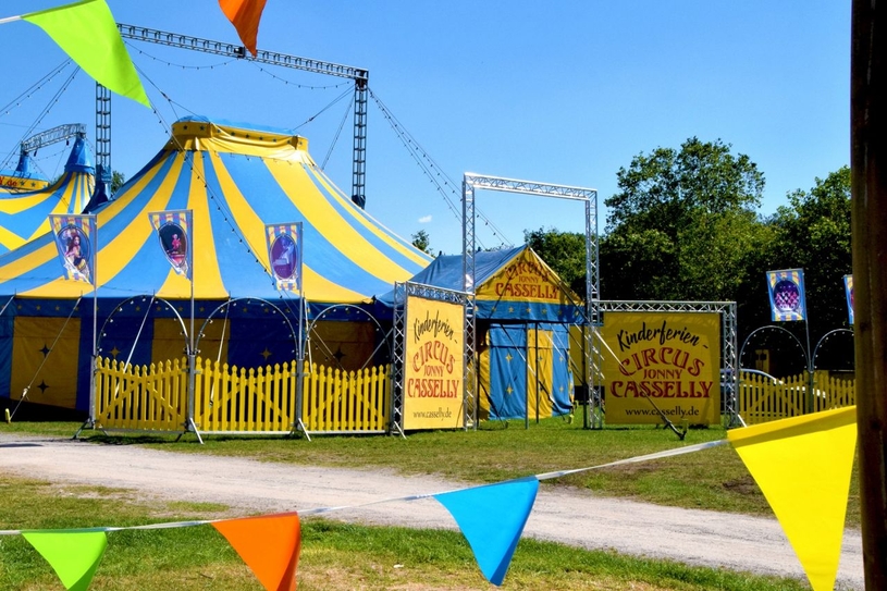 Der Kinderferiencircus der Familie Casselly hat unter Beachtung der geltenden Coronaschutzverordnung die Veranstaltungstermine für Bottrop und Kirchhellen 2021 bekanntgegeben.