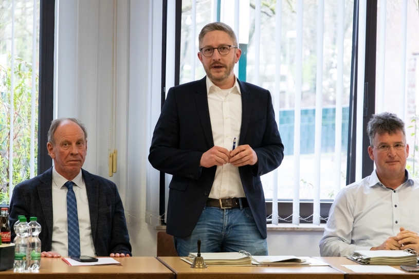 Bezirksbürgermeister Hendrik Dierichs musste die Ergebnisse der Bundestagswahl eigenen Aussagen zur Folge zunächst sacken lassen. Jetzt findet er deutliche Worte.