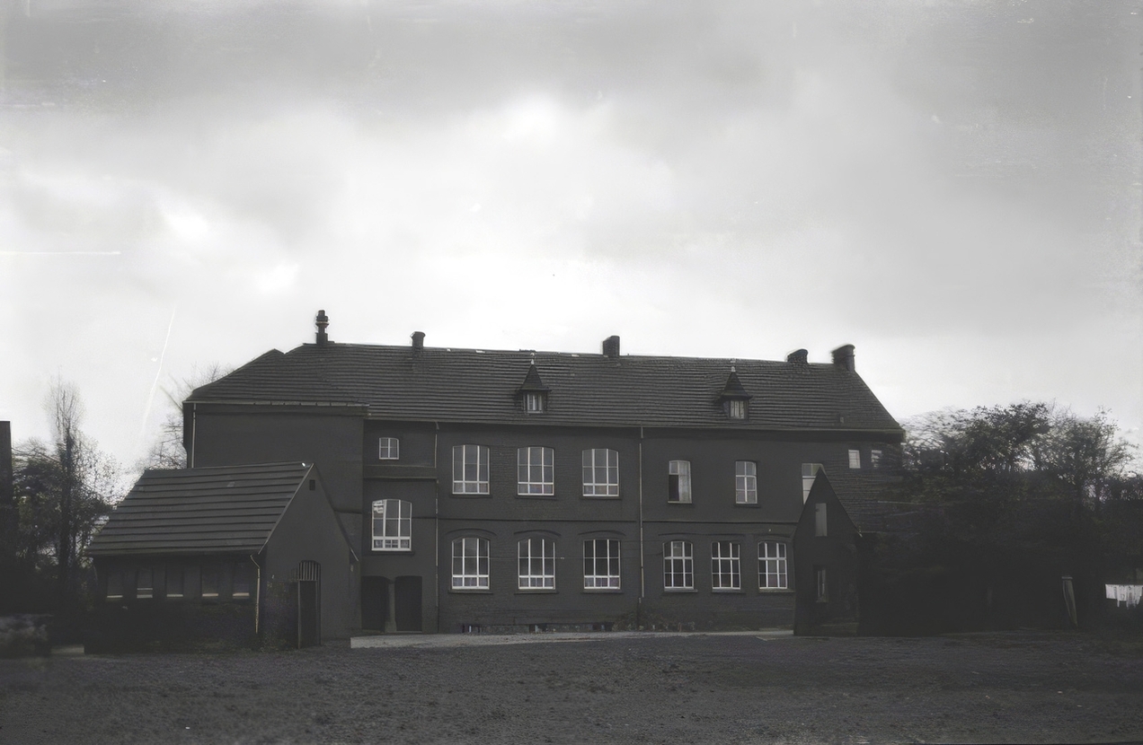 Der ehemalige Neubau der Grundschule Grafenwald, der 1901 eingeweiht wurde.
