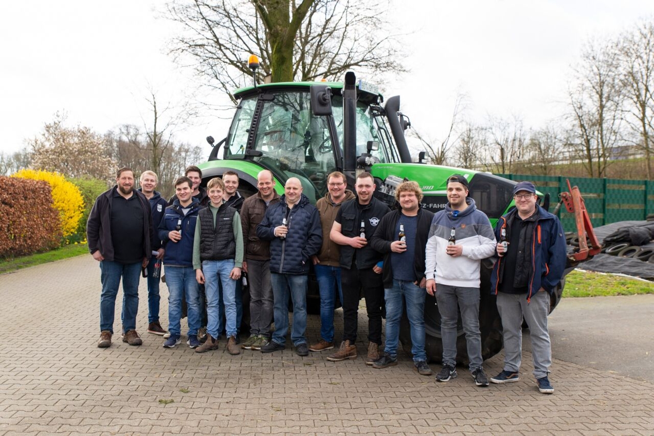 Mittlerweile besteht das Trecker-Treck-Team aus 17 engagierten Mitgliedern. Die jungen Leute werden bereits früh mit ins Boot geholt.