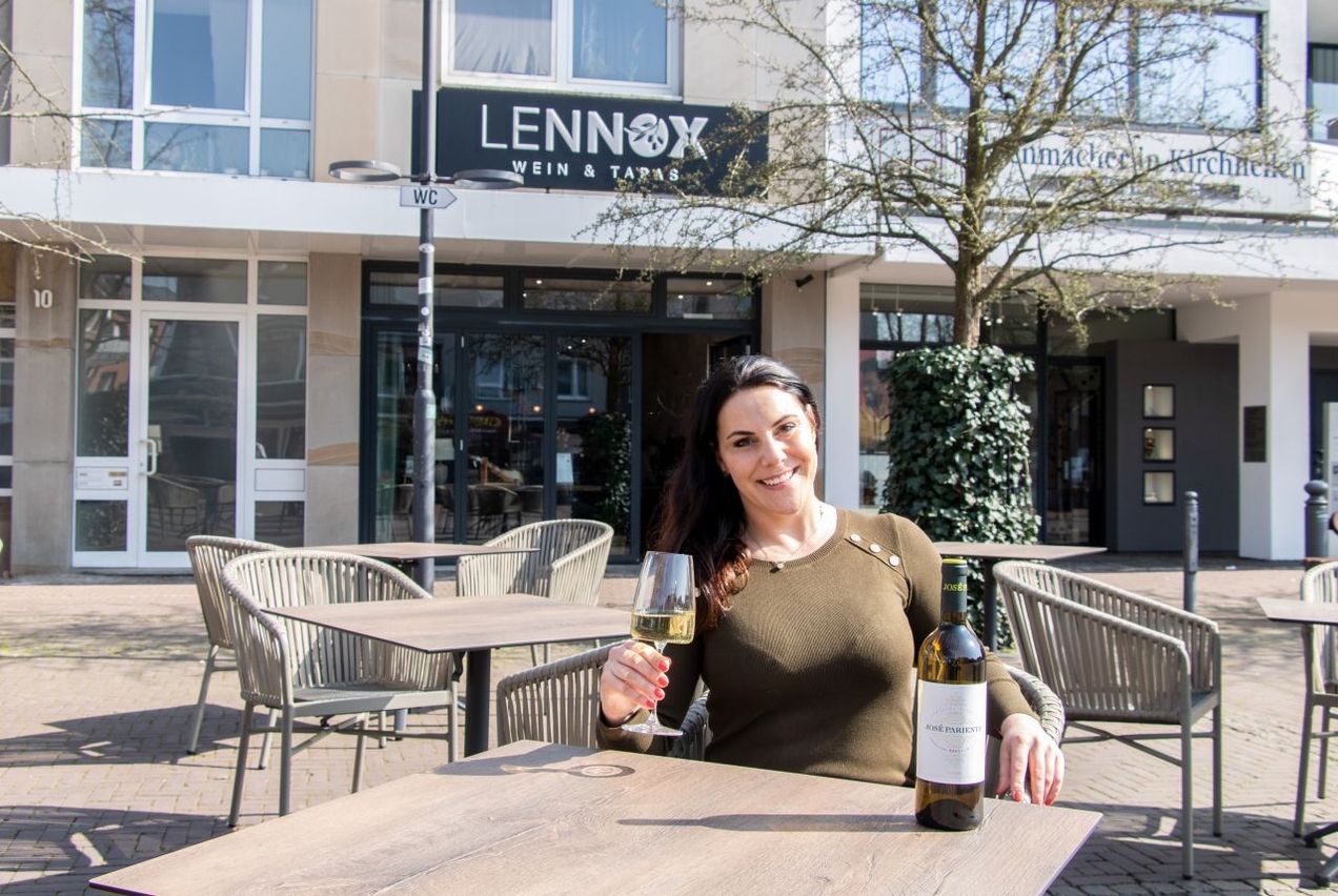 Ina Colada öffnet am Freitag ihre Wein- und Tapasbar. Der Außenbereich soll ein Gewinn für alle Kirchhellener Bürgerinnen und Bürger sein.