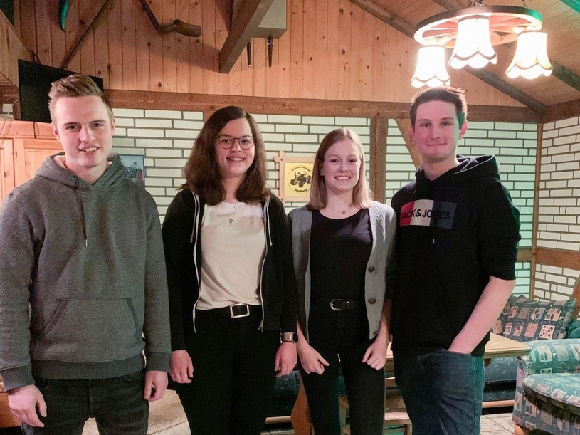 Die neuen Vorstandsvorsitzenden (v.l.) Nils Feldhaus, Marina Janinhoff, Aurelia Hofterheide und Luis Kalde freuen sich über ihren Amtsantritt.