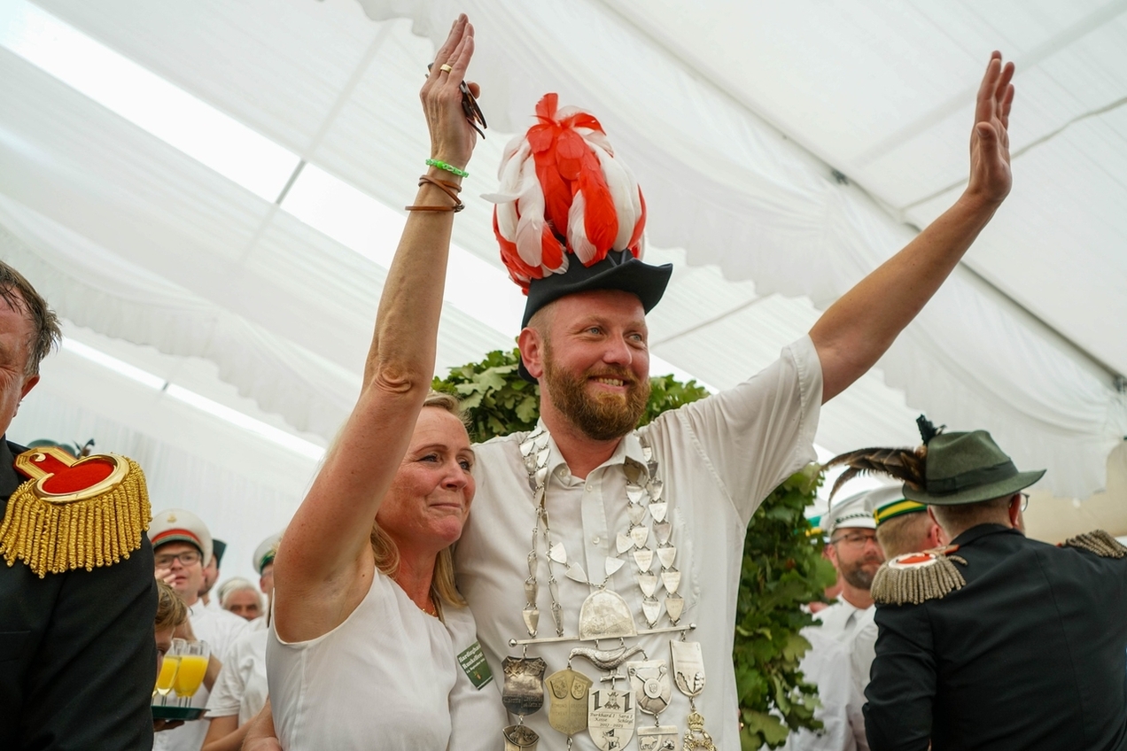 Bernd Benien wählte Anne Bornemann zu seiner Königin beim Schützenfest 2023 in Kirchhellen.