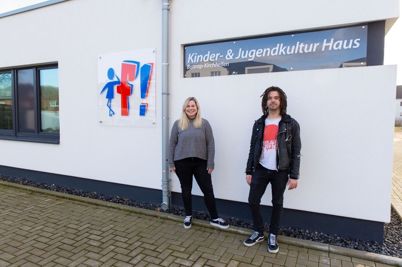 Seit geraumer Zeit schon sucht das f! eine weitere Vollzeitkraft an der Spitze des Kinder- und Jugendkulturhauses. Aktuell unterstützt Dustin die Einrichtung, der eigentlich in Marl arbeitet.