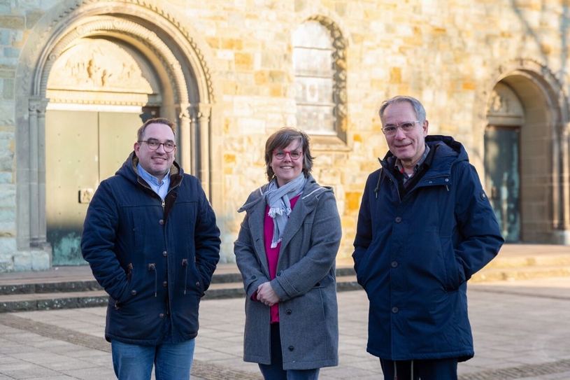 Pastor Christoph Potowski (Pfarrei St. Johannes), Claudia Esser (Pfarrei St. Agatha) und Franz-Hermann Lürken (Pfarrei St. Matthäus) sind stolz auf die gute Zusammenarbeit im Pastoralen Raum.