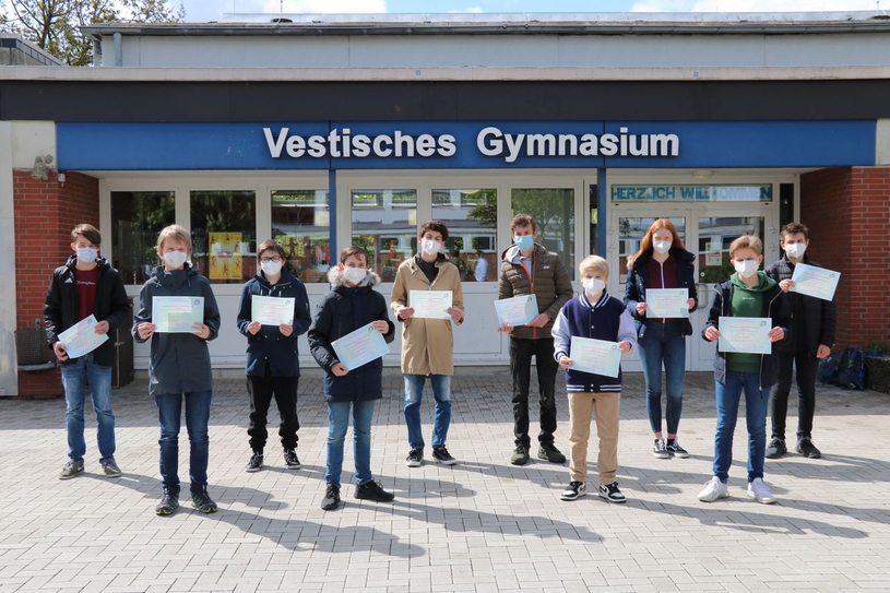 Zehn Schüler erhalten ein DELF-Zertifikat