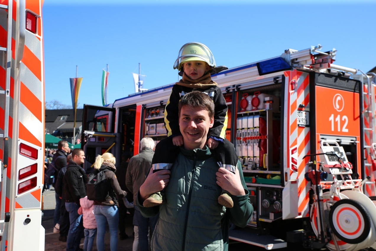 Am Sonntag war ordentlich was los am Gerätehaus der Freiwilligen Feuerwehr in Kirchhellen, insbesondere für Kinder gab es einiges zum Staunen und Entdecken.