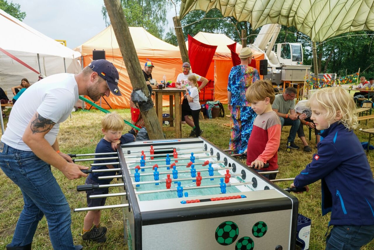 Vier Tage lang ging es auf der Wiese nahe des Golfclubs um Spaß, Gemeinschaft und Abenteuer.