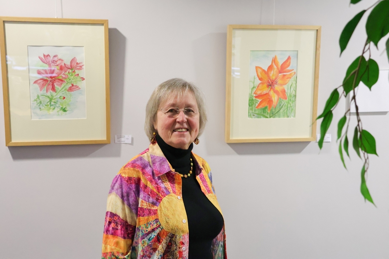 Die Künstlerin Doris Reineking präsentiert ihre „Pflanzenportraits“ im Bürgerbüro in Kirchhellen.